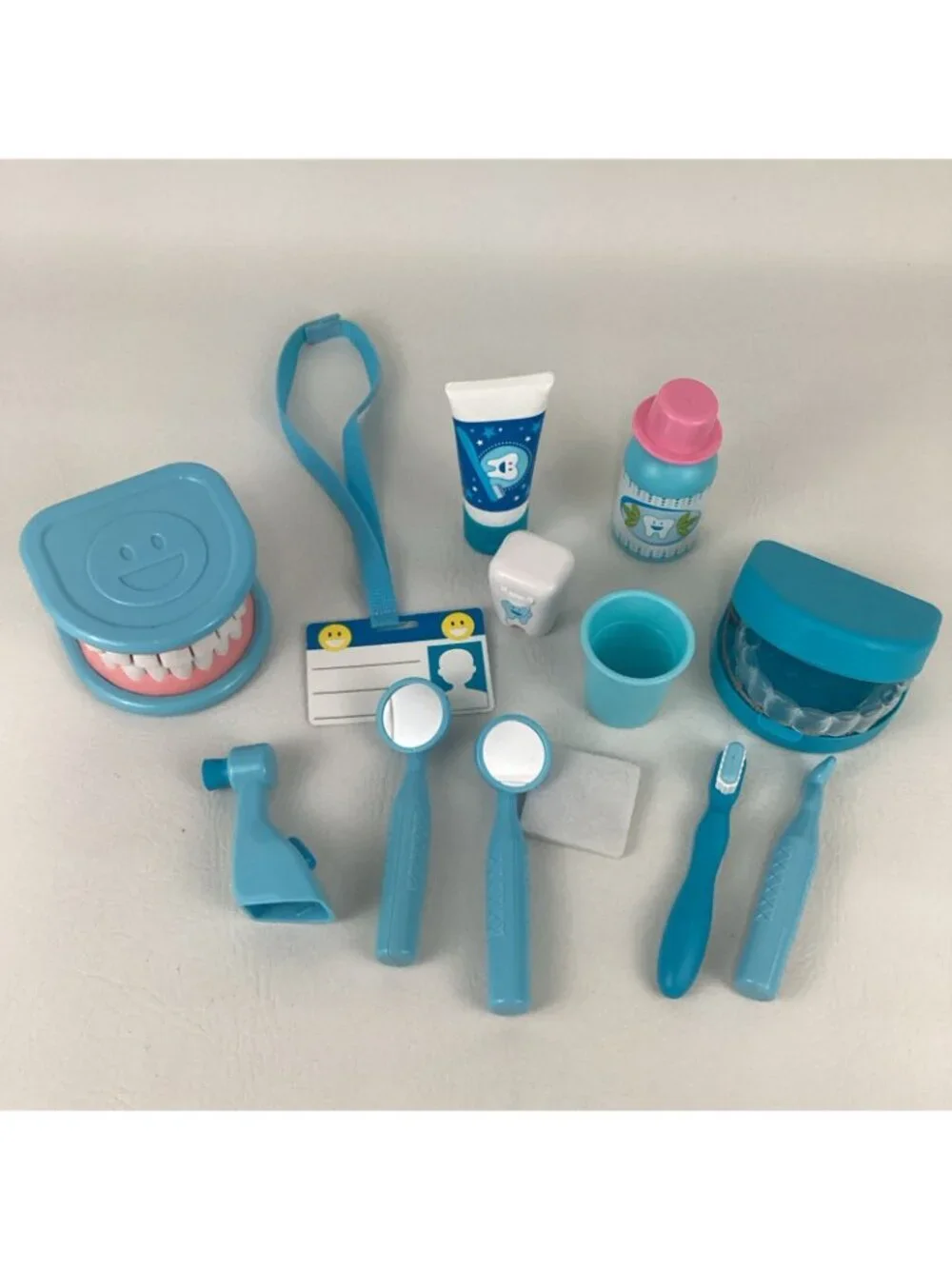 Melissa & Doug Super Smile Dentist Play Set Pretend Teeth Oral Doctor Kit Toy